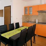 3 Bedroom Beautiful In Feriehus Mimice