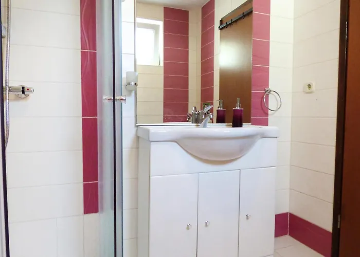 3 Bedroom Beautiful In Casa de Férias