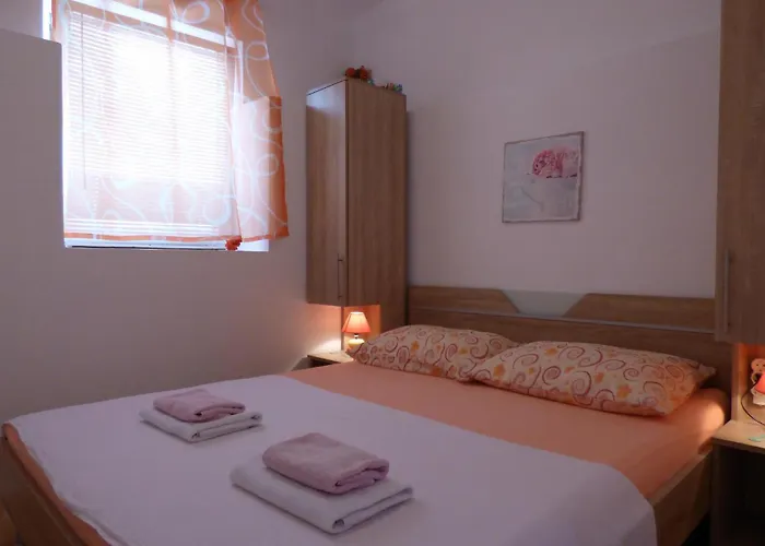 3 Bedroom Beautiful In Casa de Férias *